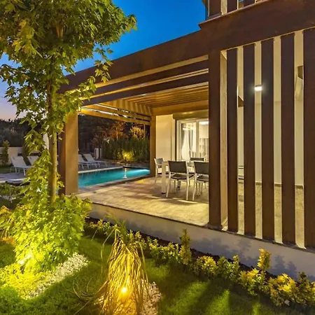 Bella- 4 Bedroom In Oludeniz Willa