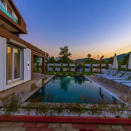 Bella- 4 Bedroom In Oludeniz 别墅 *