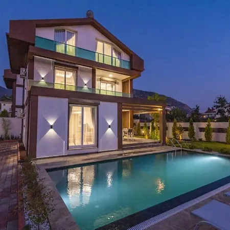 Willa Bella- 4 Bedroom In Oludeniz *